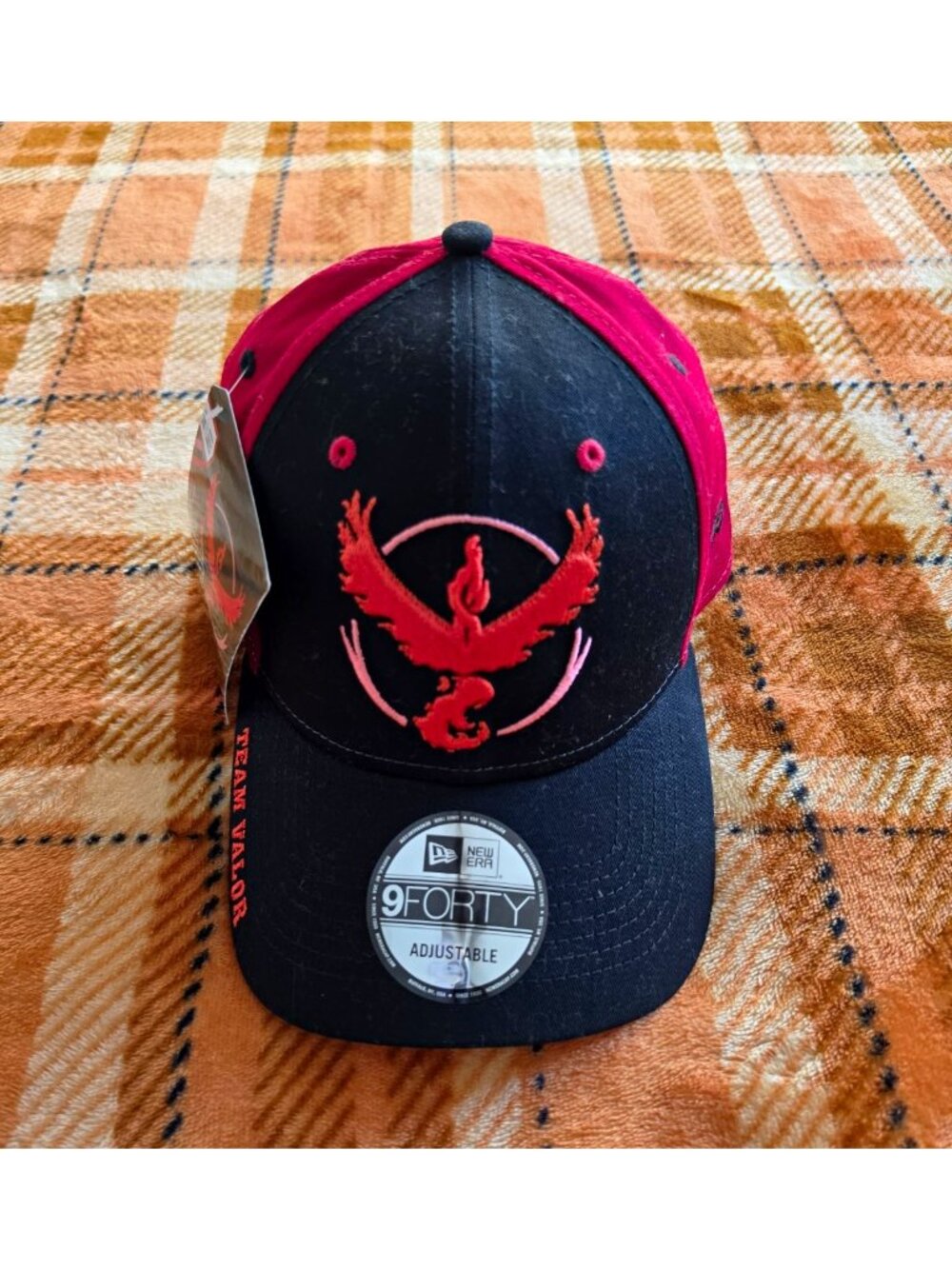 New Era 9FORTY Pokémon GO Team Valor Adjustable Baseball Cap Black/Red Unisex - Picture 1 of 9